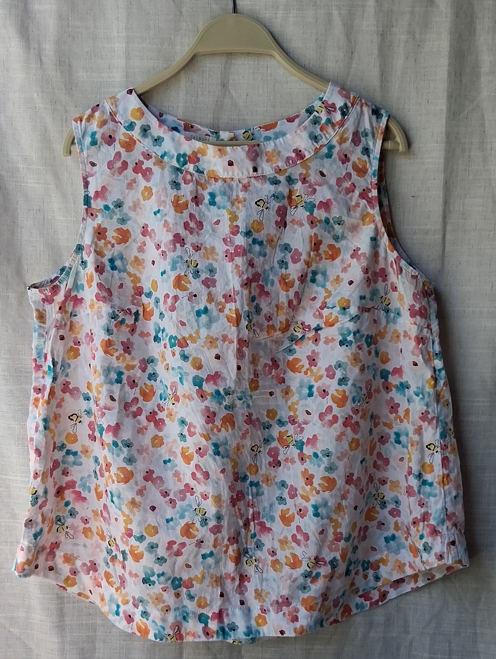 Talbots sleeveless blouse featuring a colorful, all-over floral & bee 1X Cotton